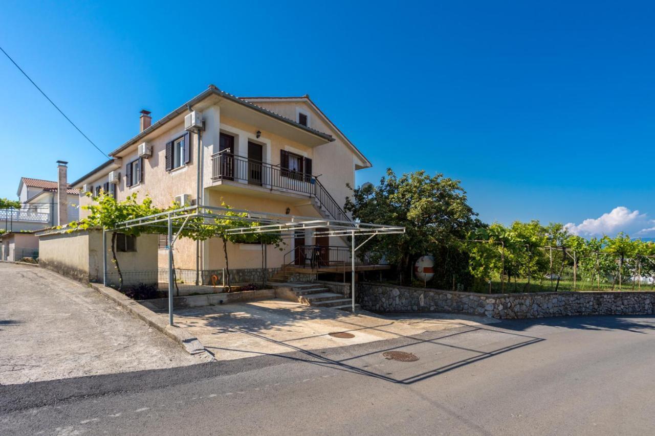 Apartments And Rooms Kod Keti Malinska Luaran gambar