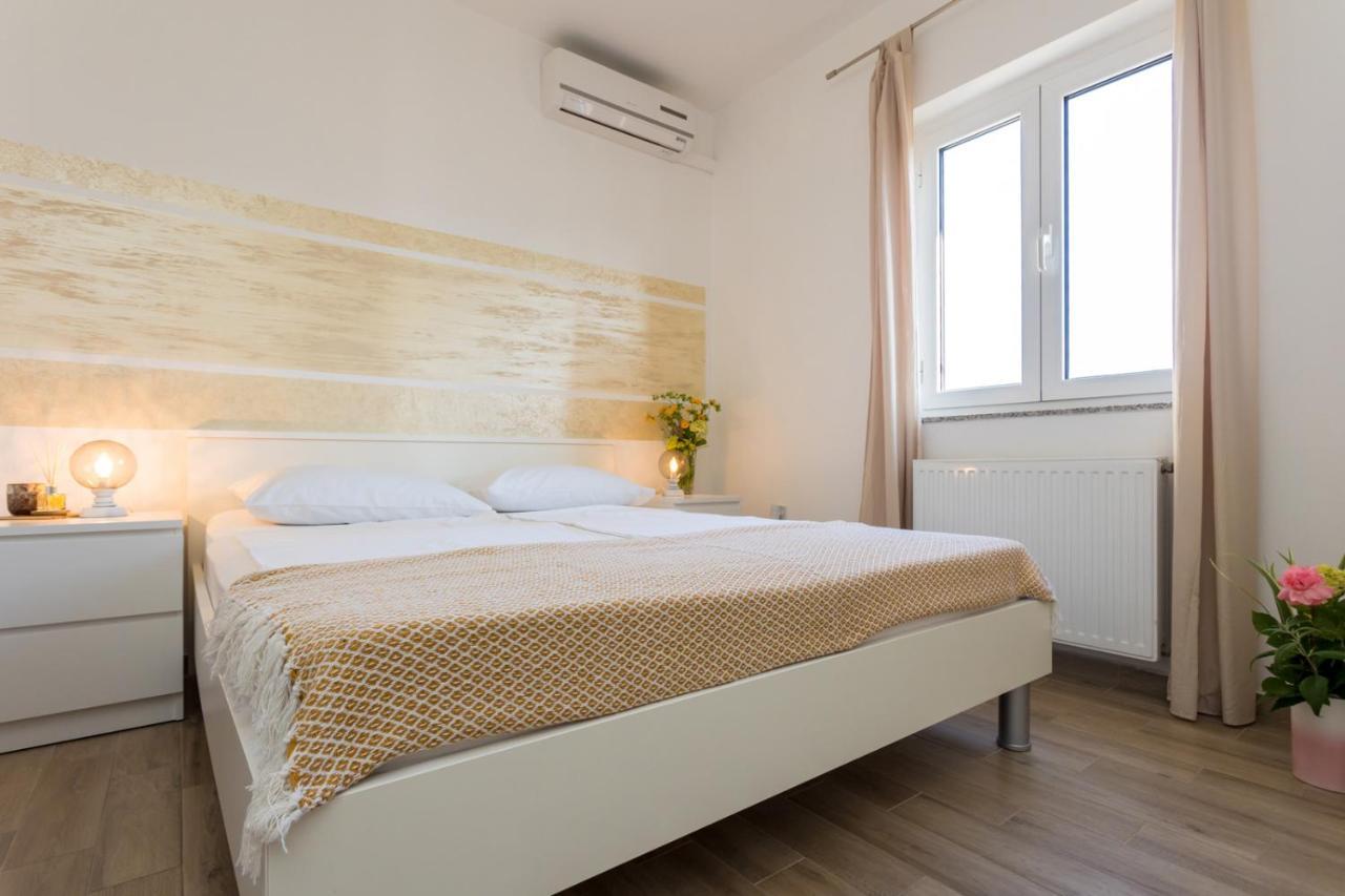 Apartments And Rooms Kod Keti Malinska Luaran gambar
