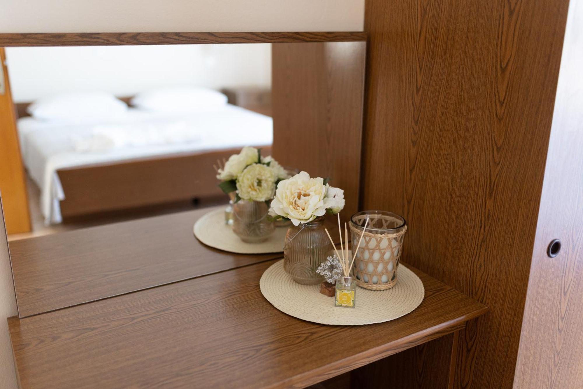 Apartments And Rooms Kod Keti Malinska Luaran gambar