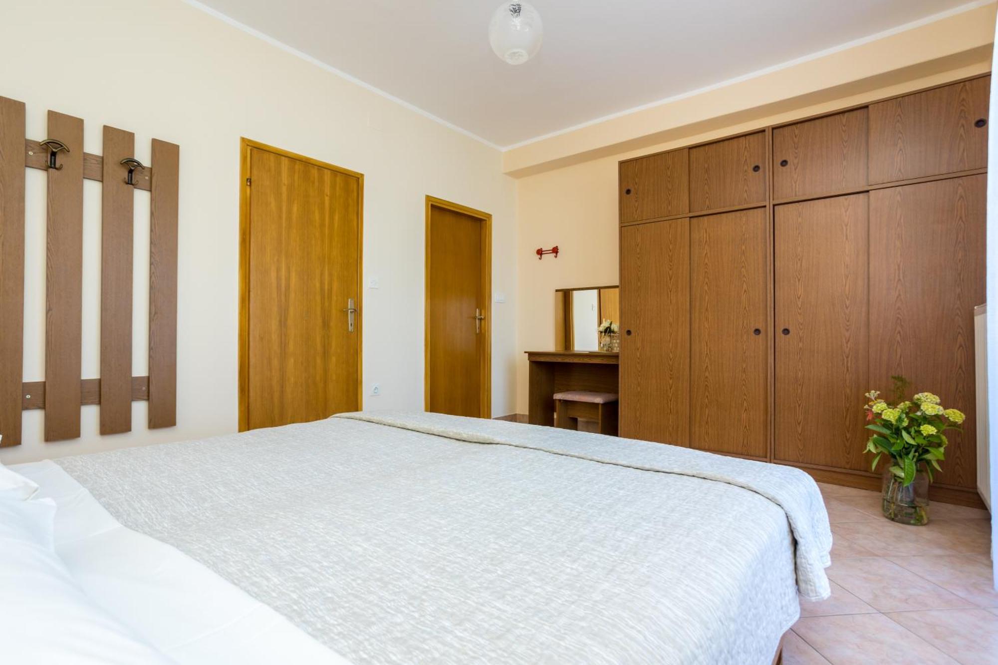 Apartments And Rooms Kod Keti Malinska Luaran gambar