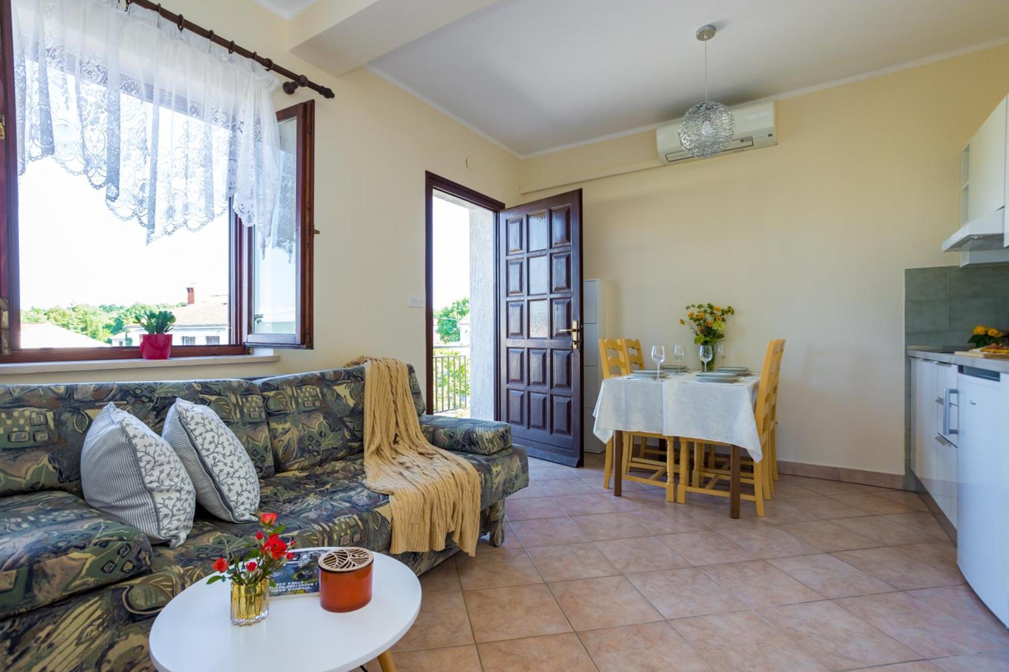 Apartments And Rooms Kod Keti Malinska Luaran gambar