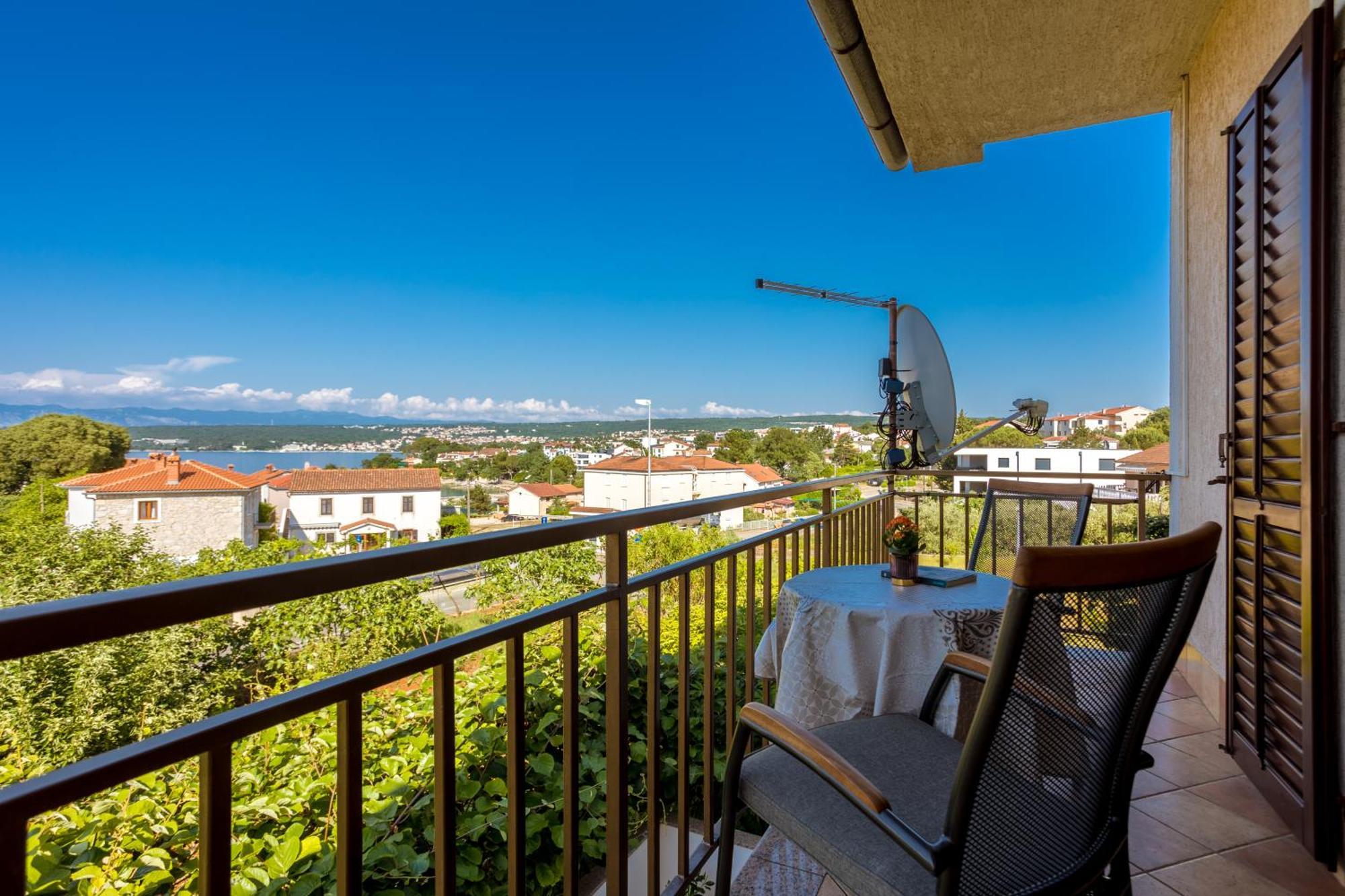 Apartments And Rooms Kod Keti Malinska Luaran gambar