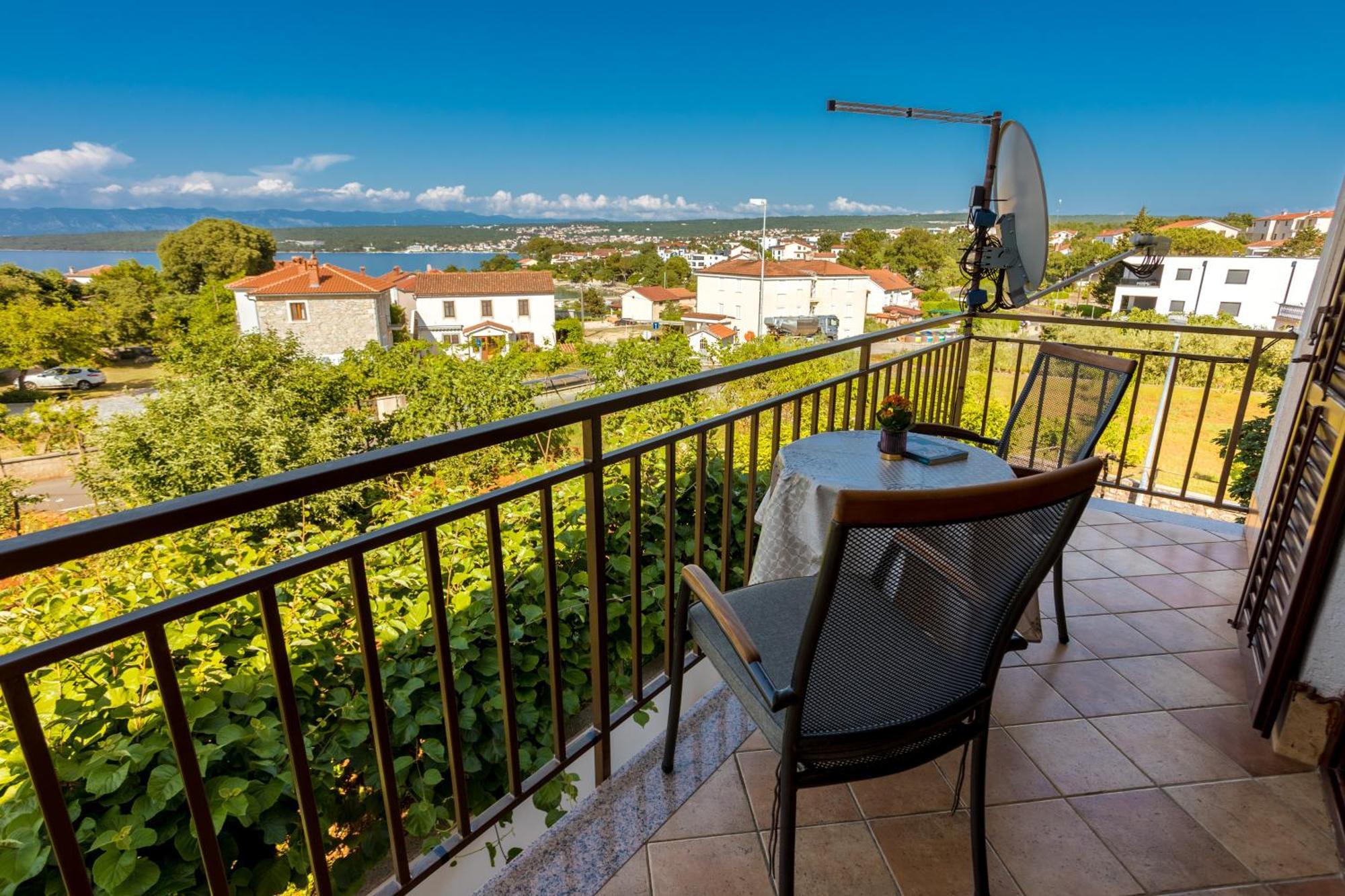 Apartments And Rooms Kod Keti Malinska Luaran gambar