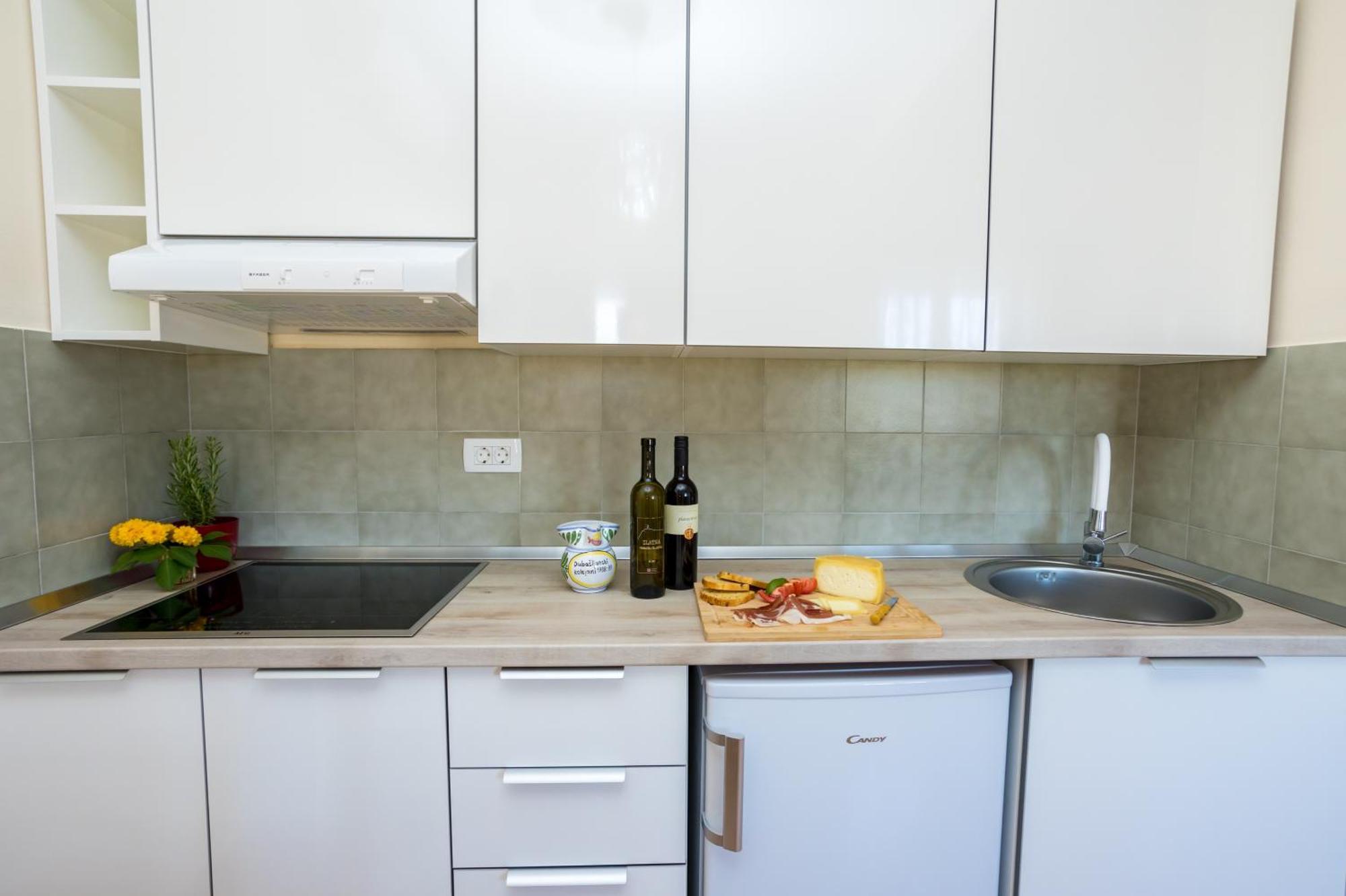 Apartments And Rooms Kod Keti Malinska Luaran gambar