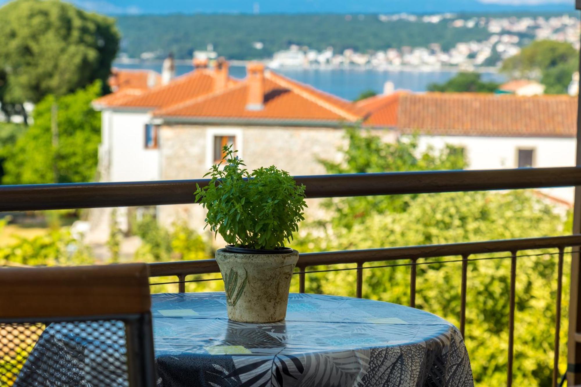 Apartments And Rooms Kod Keti Malinska Luaran gambar