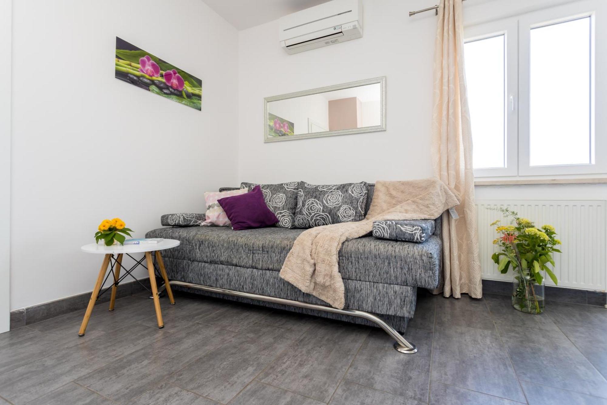 Apartments And Rooms Kod Keti Malinska Luaran gambar