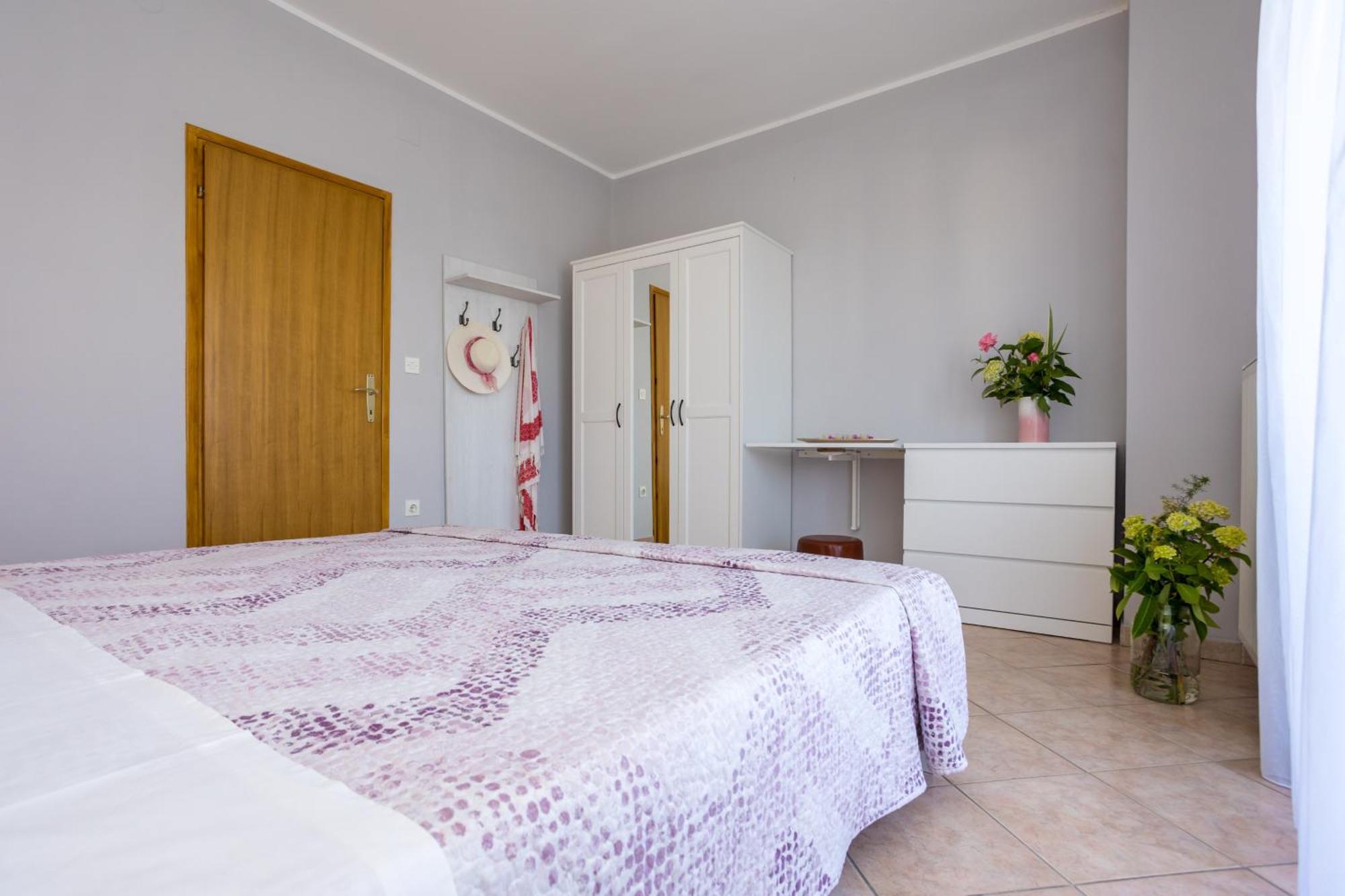 Apartments And Rooms Kod Keti Malinska Luaran gambar