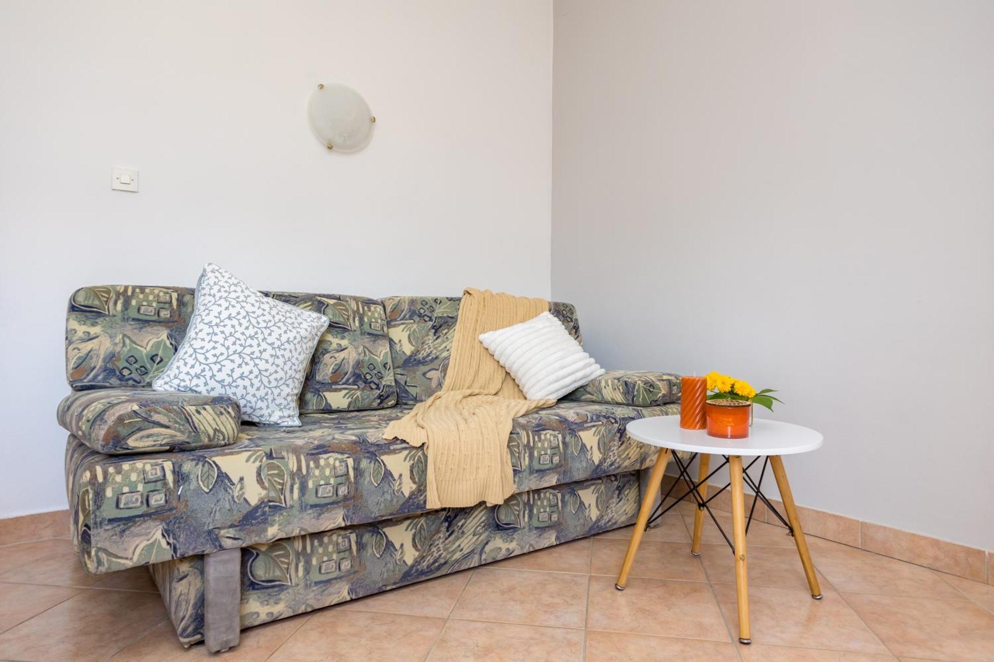 Apartments And Rooms Kod Keti Malinska Luaran gambar