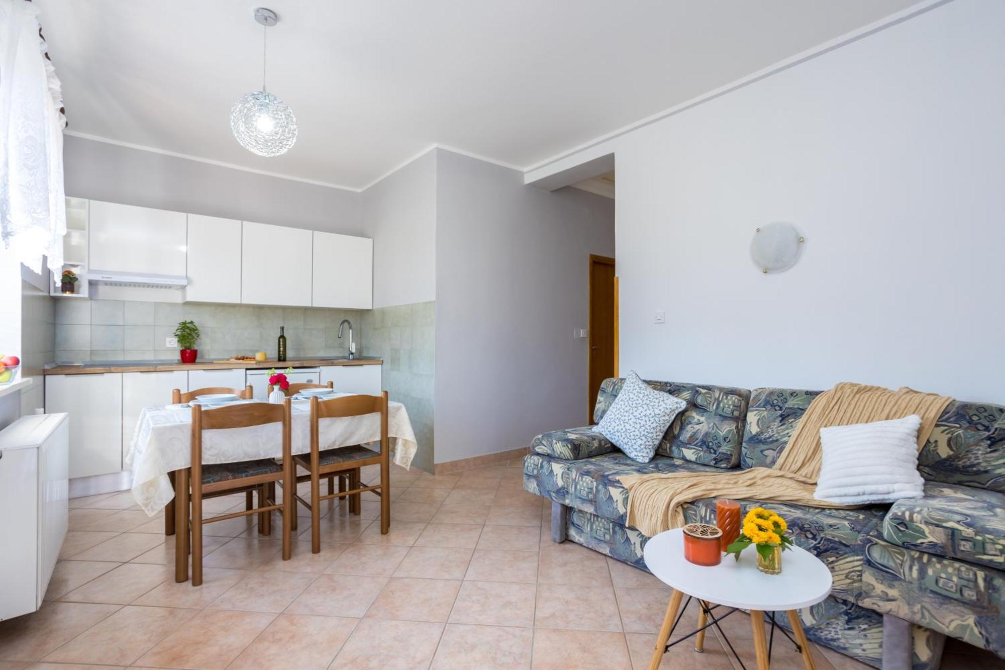 Apartments And Rooms Kod Keti Malinska Luaran gambar